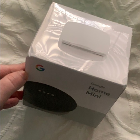 Google Home Mini - Picture 2 of 3
